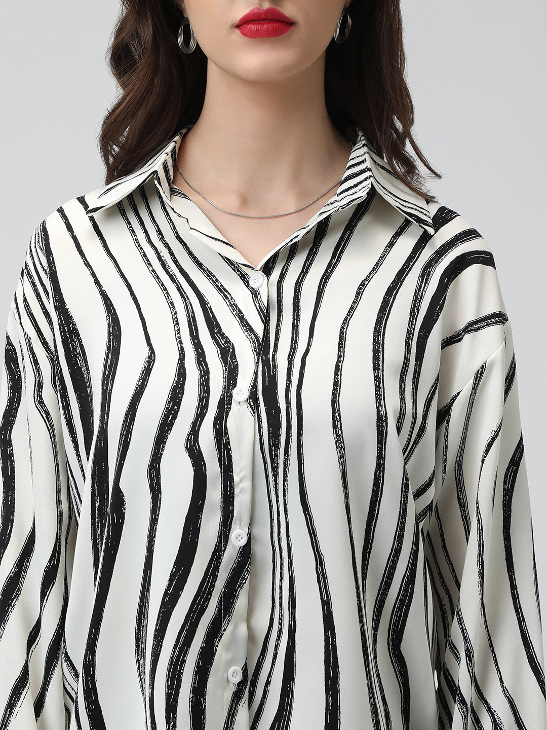 Women's Printed Off White Spread Collar Relaxed Fit Shirts