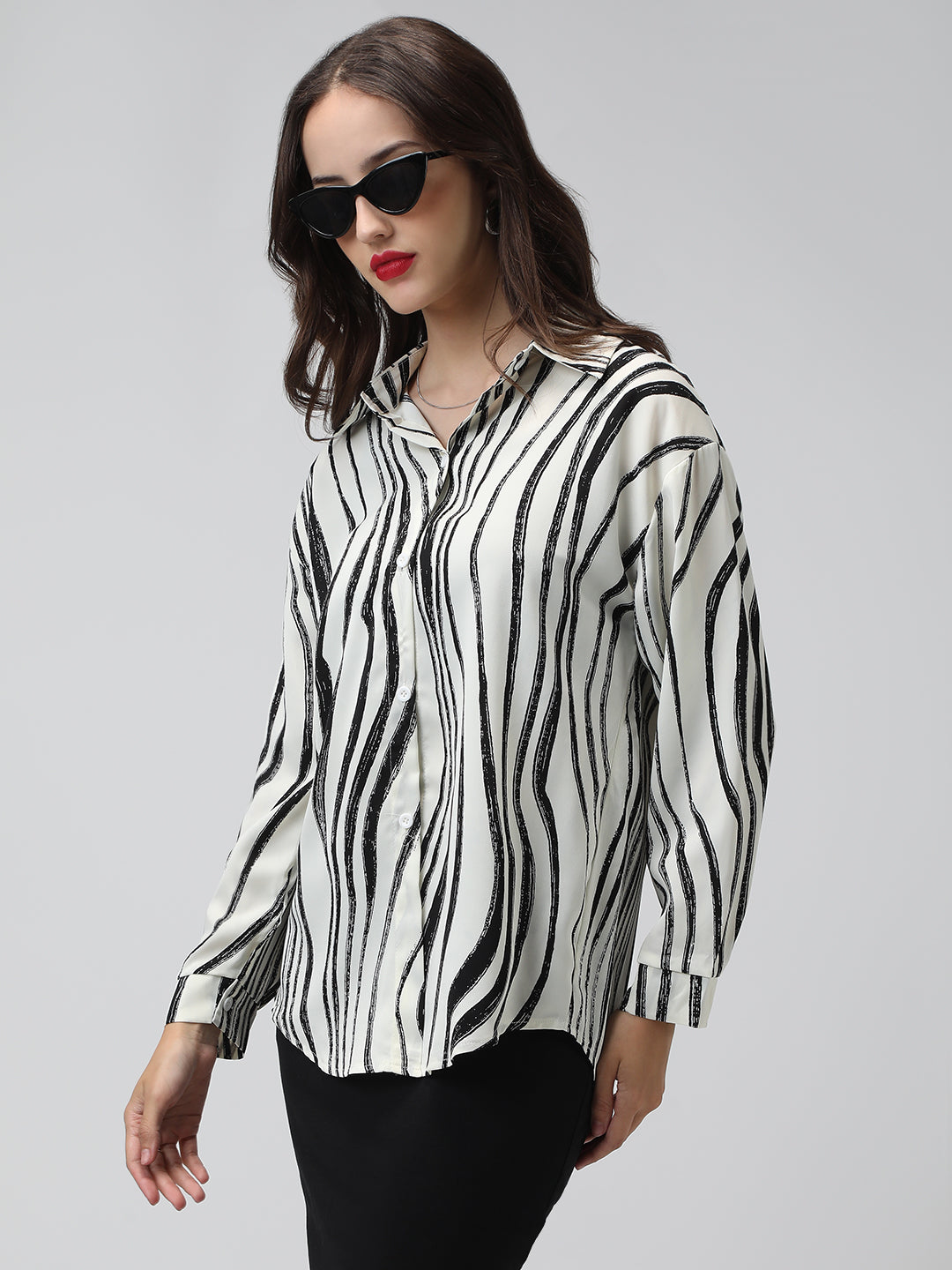 Women's Printed Off White Spread Collar Relaxed Fit Shirts